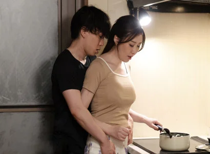 Người vợ mới của cha tận hưởng cùng con chồng